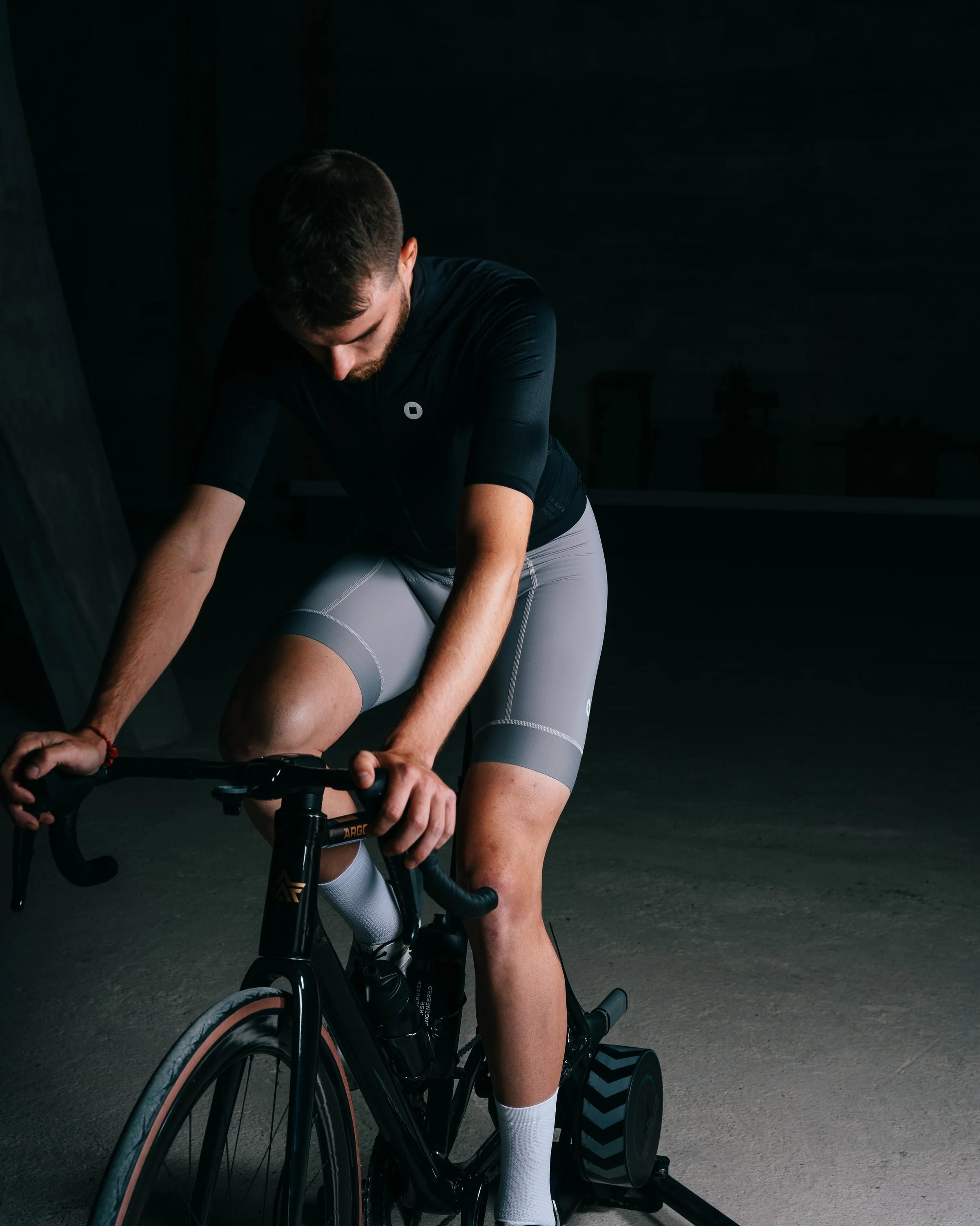 attaquer the service course ビブショーツ The Service Course | Men's Engineered Bib Shorts | RAPPORT OSAKA